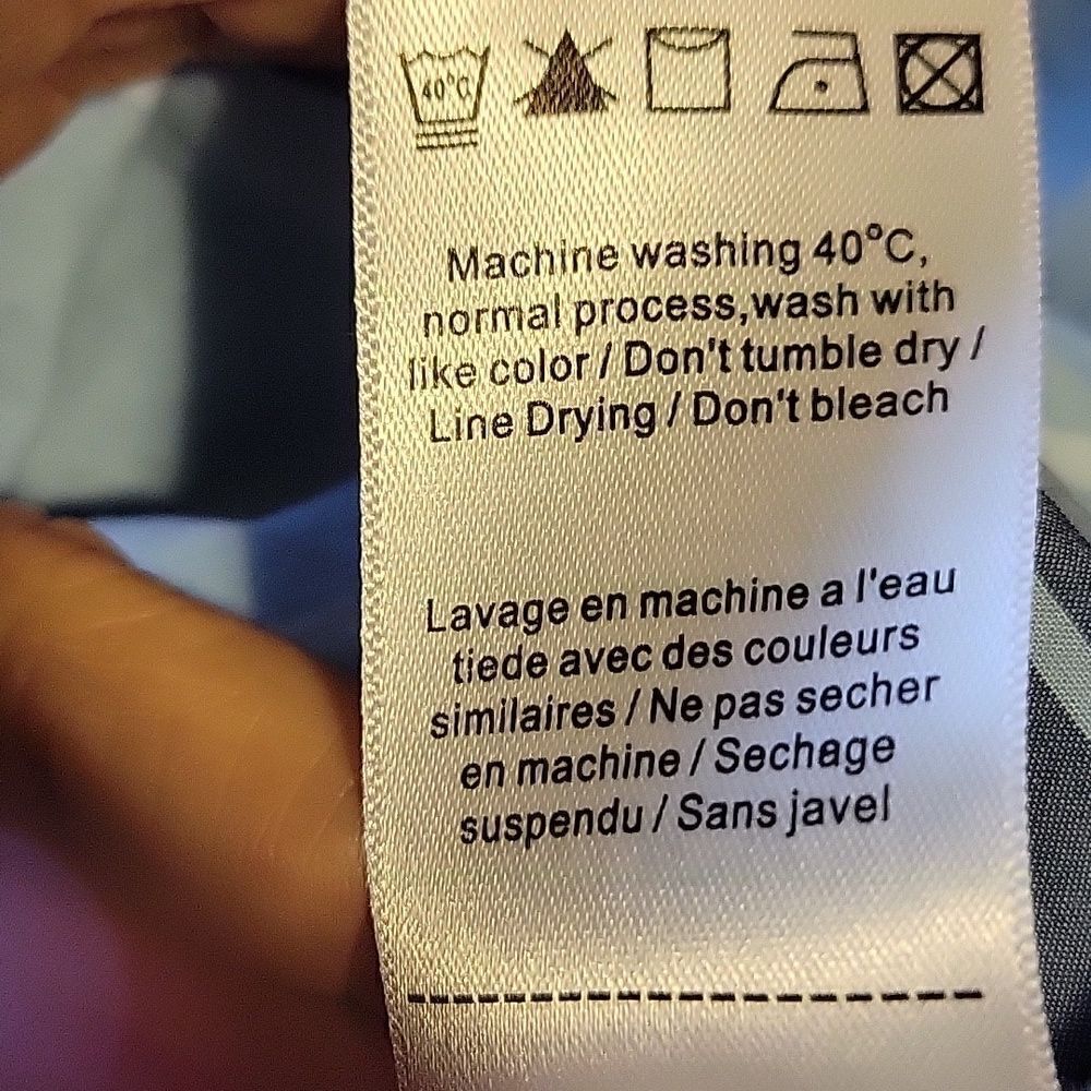 UNTUCKit for her. Size 4. - Picture 5 of 5